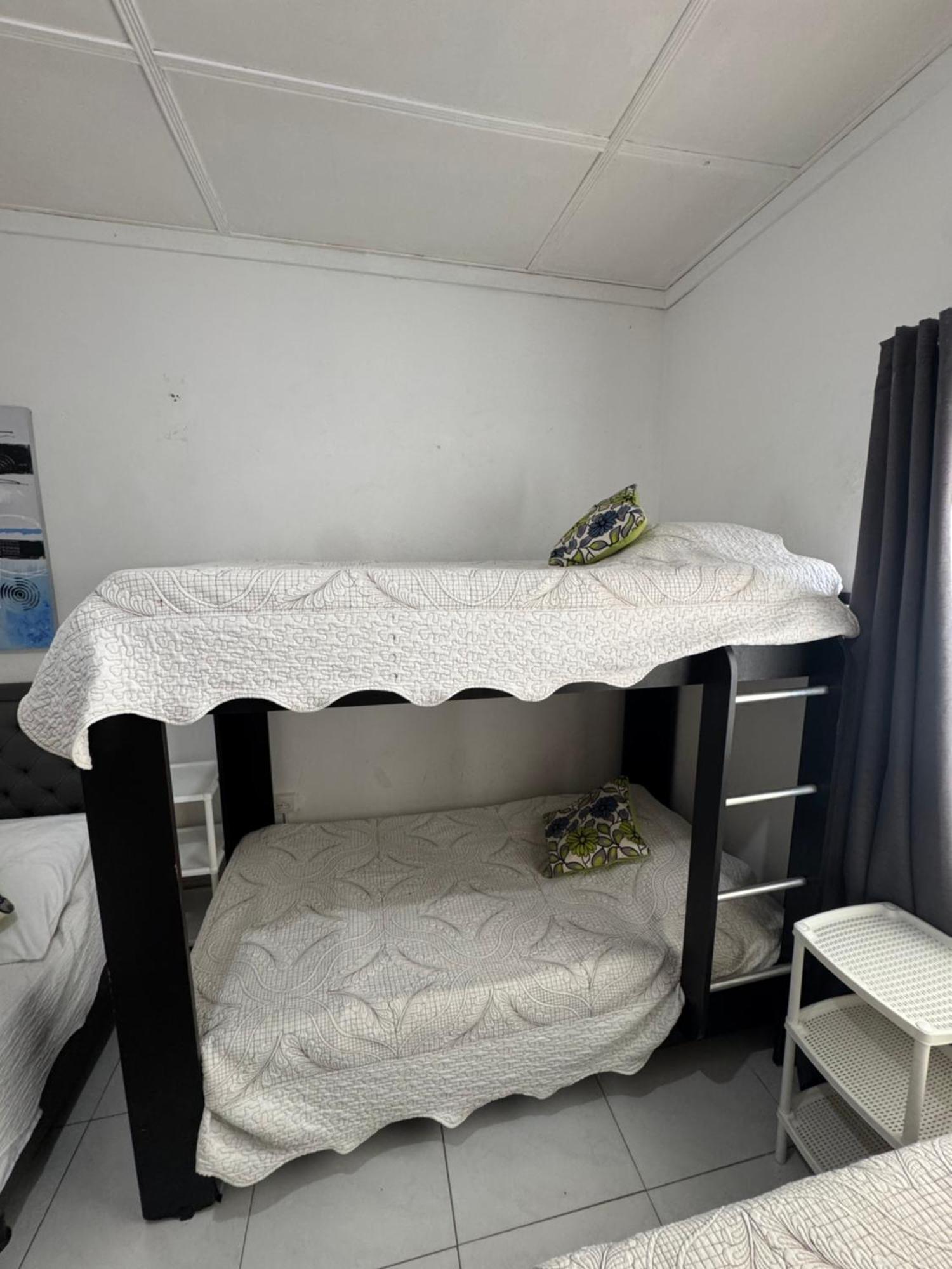 Helena's Place 2*