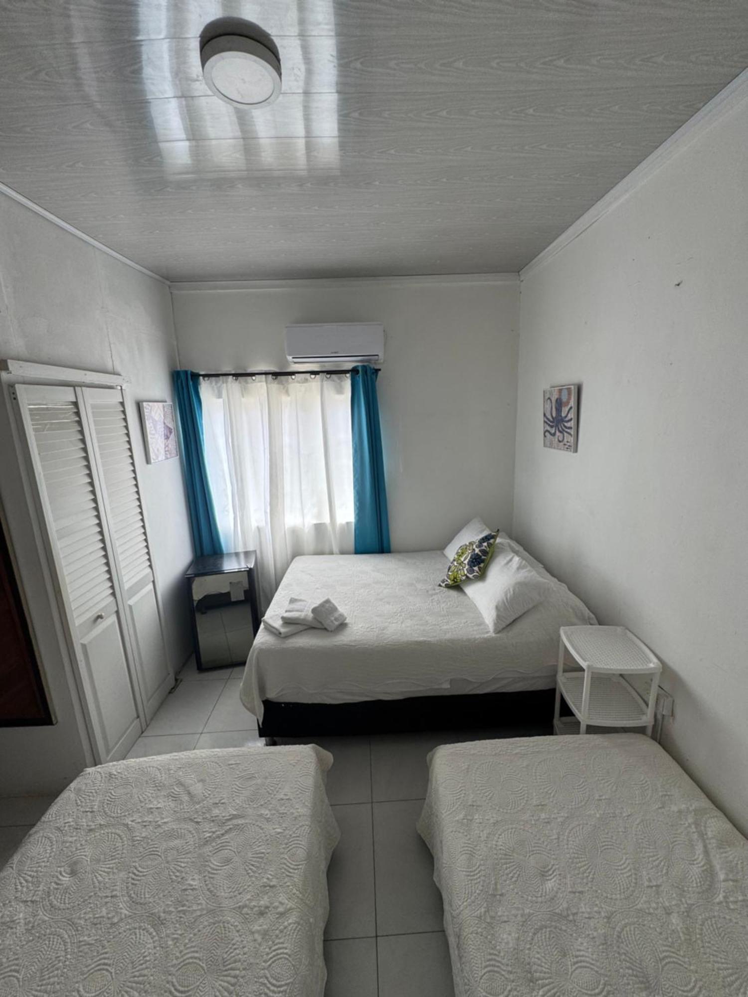 Helena's Place Inn 2*