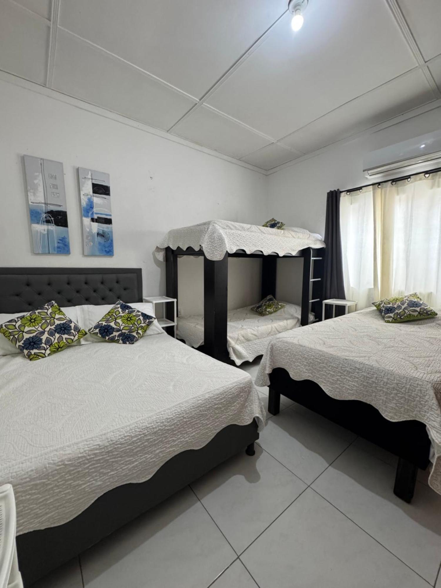 Inn Helena's Place 2*